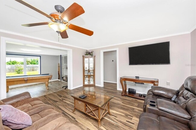 Photo - 203 N Broadway
