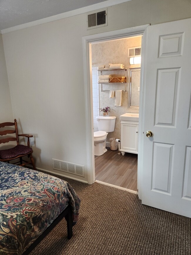 Photo - 2607 Preston Hwy Unit #1