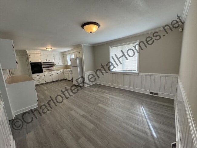 Photo - 3 Bedroom 1.5 bath home in Mathews!