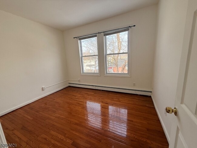 Photo - 403 S Clinton St