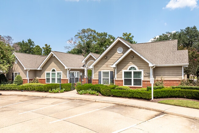 Leasing Office