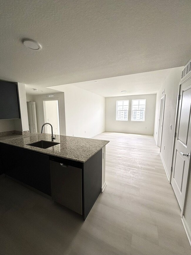 Photo - Beautiful and Brand New Apart in Millenia Park Orlando