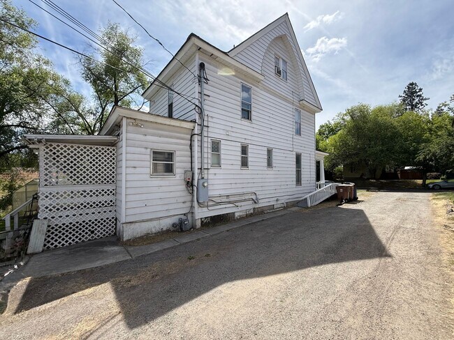 421 South Chestnut Street