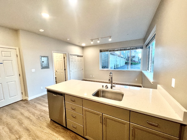 Photo - 2330 Yakima Ct Unidad A101