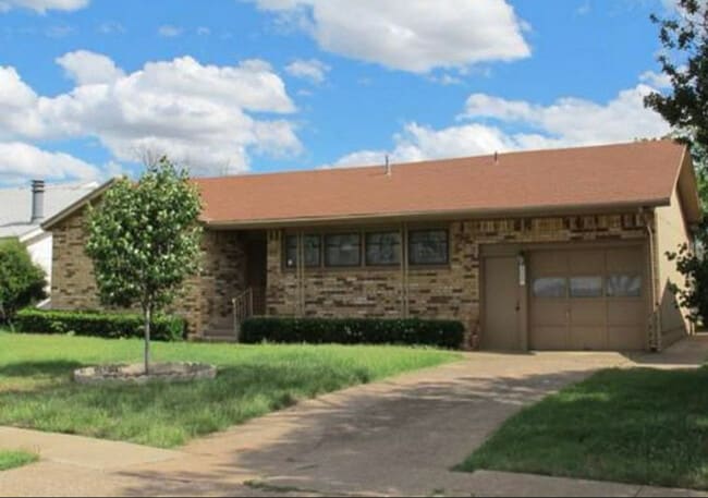 Photo - 3027 Abbott Ave House