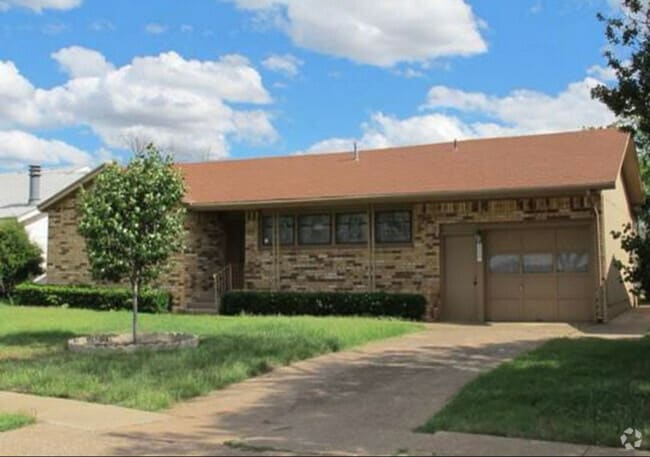 Building Photo - 3027 Abbott Ave Rental