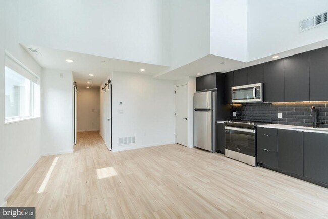 Photo - 1154 N Lee St Unidad 2