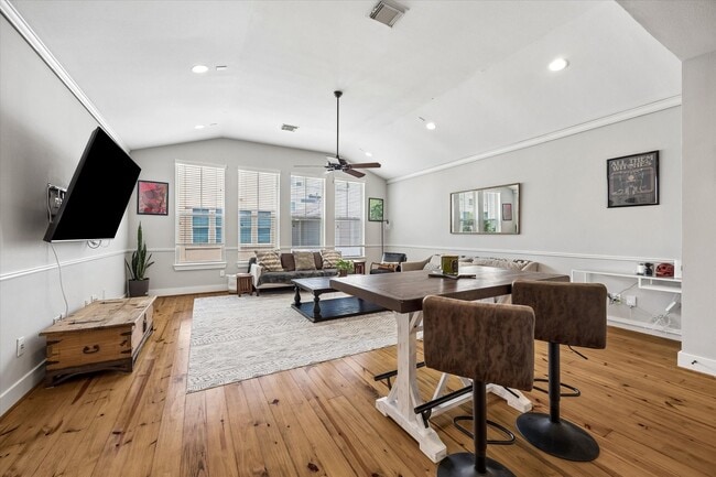 Photo - 107 Riley Ln