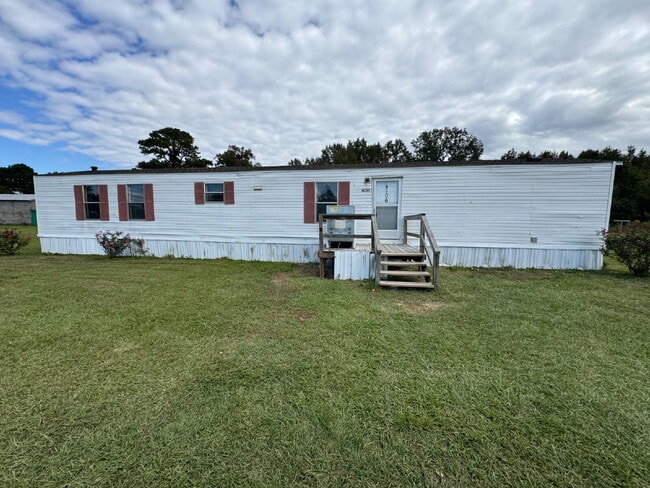 Building Photo - 3 BR | 2 BA Mobile Home in Pikeville *Trash Pick-Up Included*