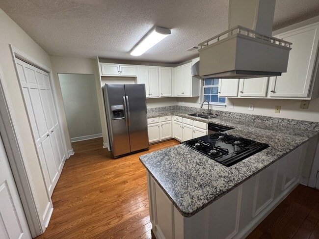 Photo - 17 Stonemount Ct