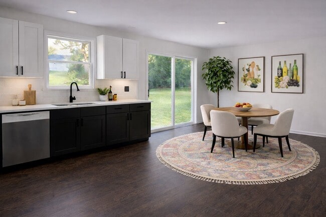 Photo - 508 Pembroke Rd SW