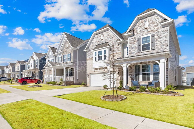 Photo - 104 Winterberry St