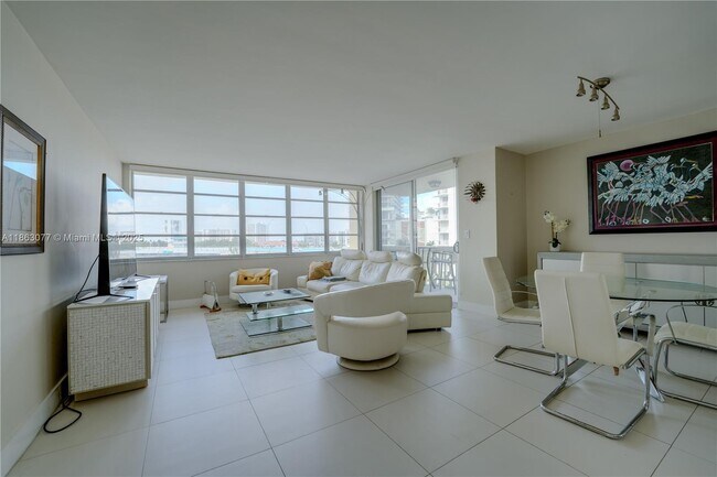 Photo - 1817 S Ocean Dr Unit 515