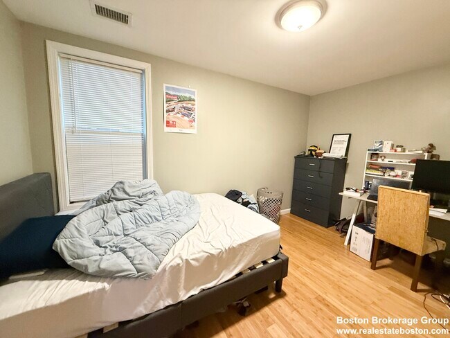 Photo - 110 Chester St Unit 1