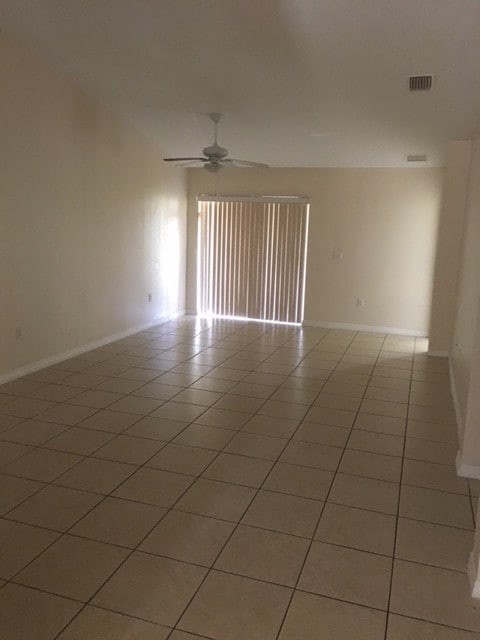 Photo - 858 Grantham Dr