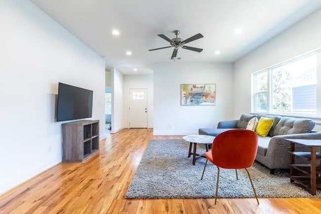 Photo - 1753 Pasadena St