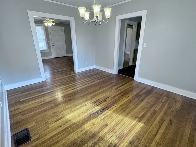 Photo - 5 W Marion Rd