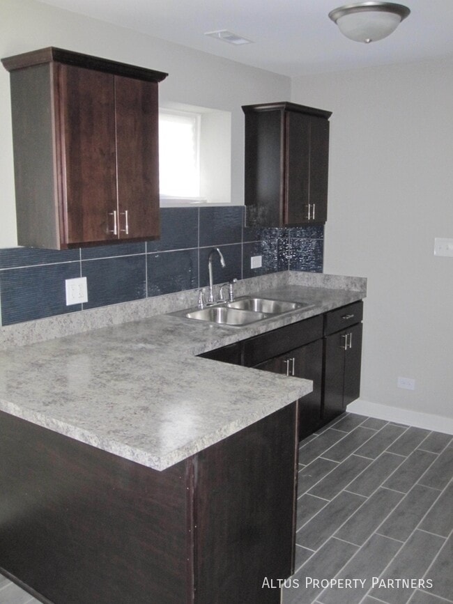 Photo - 16535 Spaulding Ave