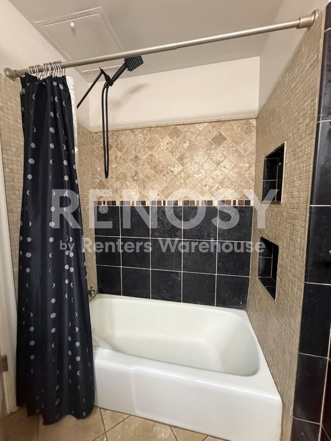 Photo - Available July 1st 2 Bedroom 1 Bath Condo in Minneapolis