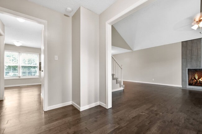 Photo - Pet Friendly Three Bedroom!