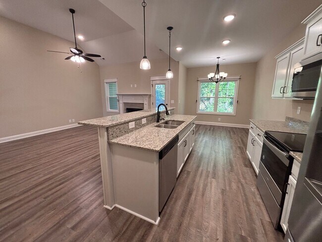 Photo - 337 Chase Dr