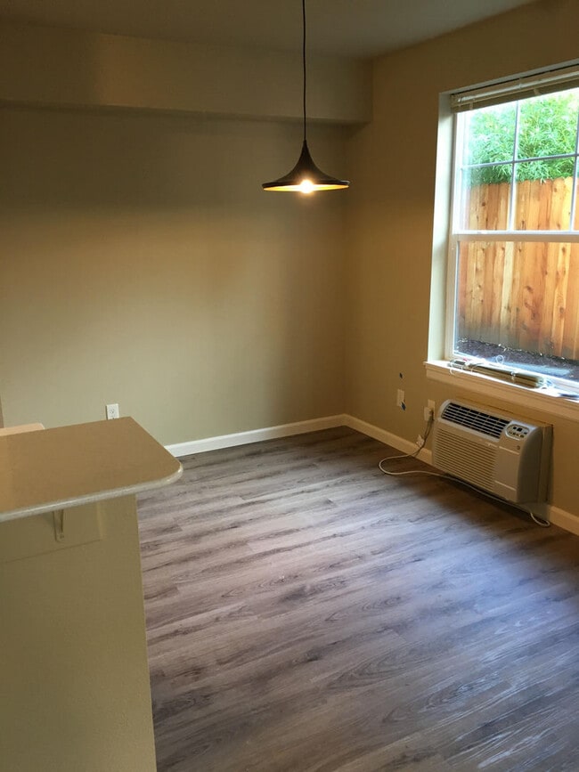 Photo - Apartment near downtown Hillsboro
