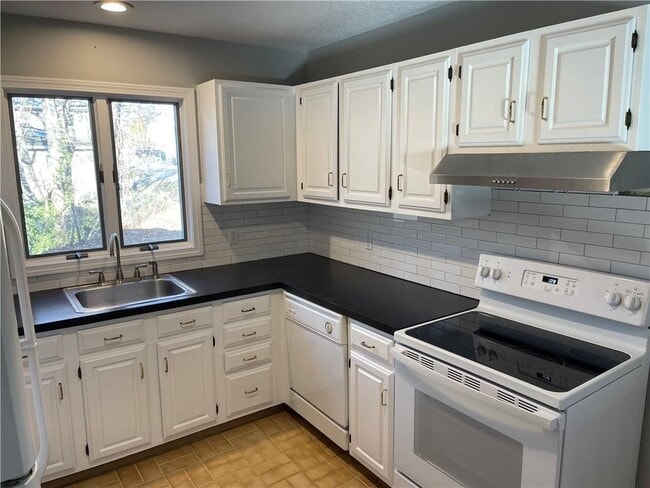 Photo - 12 Beacon St