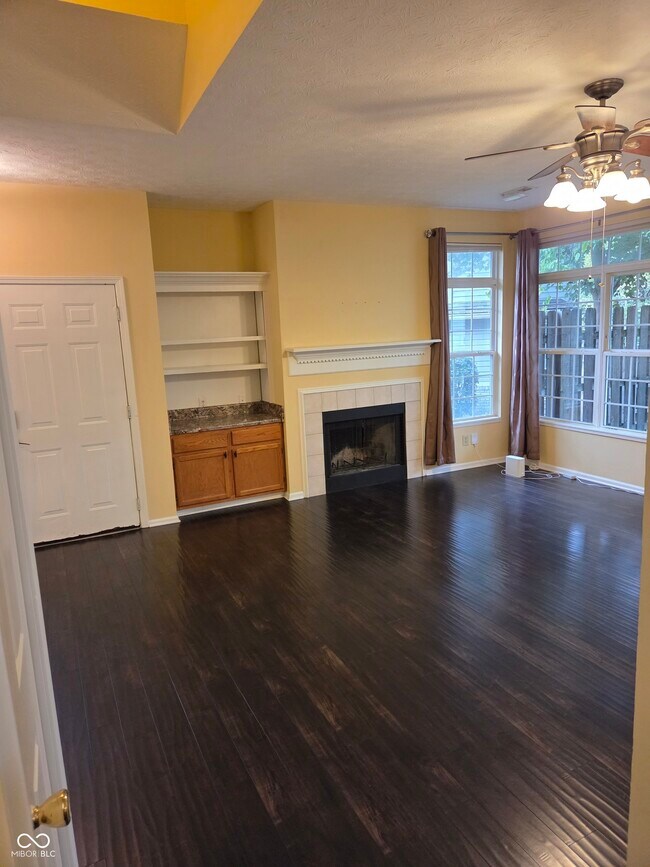 Photo - 1012 Grovewood Dr