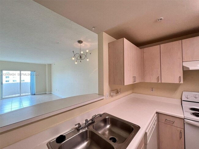 Photo - 50 Menores Ave Unit 518