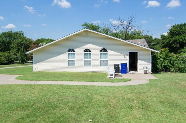 Photo - 5209 Bluebonnet Dr