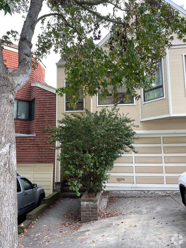 Building Photo - 058 (1262-64 Stanyan) Unit 1262 Rental