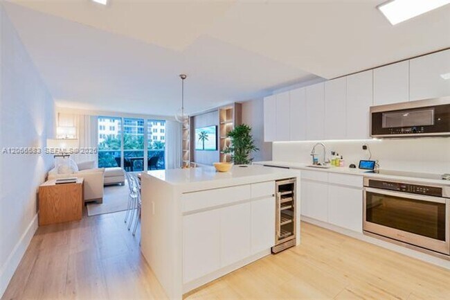 Photo - 2301 Collins Ave