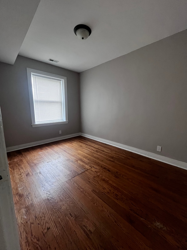 Photo - 1150 N Springfield Ave Unit 2