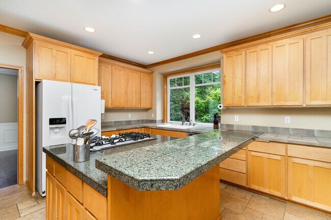Photo - 4Bd/3Ba Woodinville House