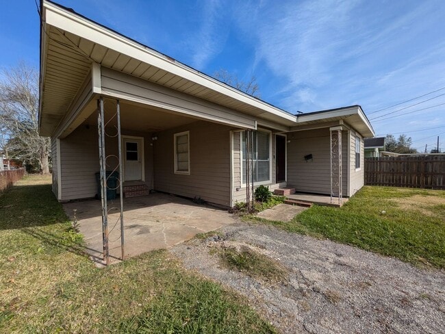 Photo - 3486 Westmoreland Ave