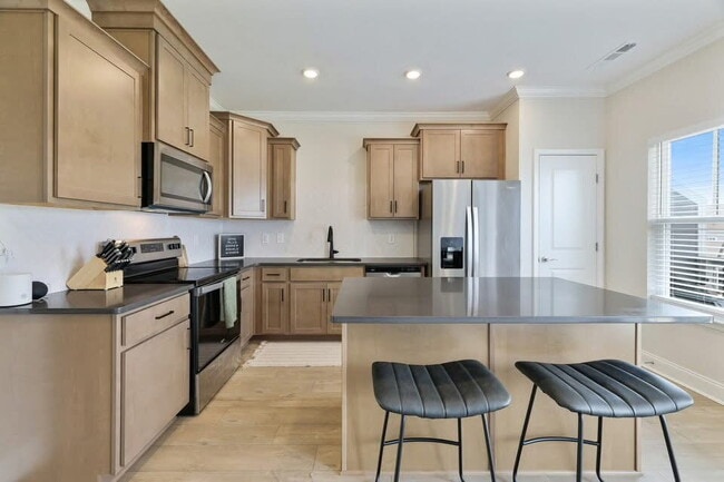 362 Savoy Lp