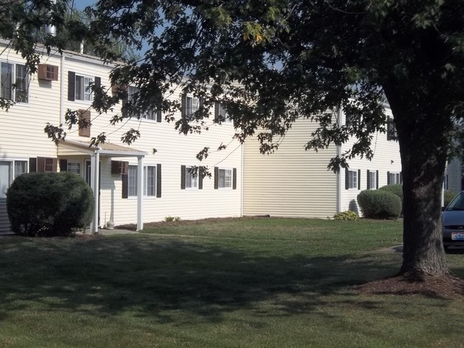 Hilltop Manor Apartments