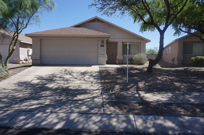Building Photo - Great 4Bdm 2Ba single story home near U of A!