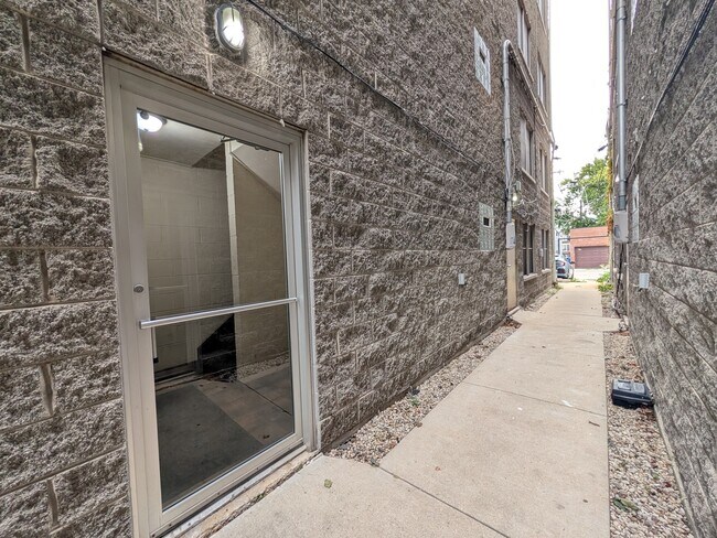 Photo - 2451 W Harrison St