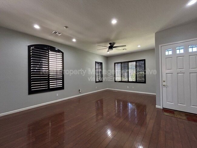 Photo - 774 E Maria Ln