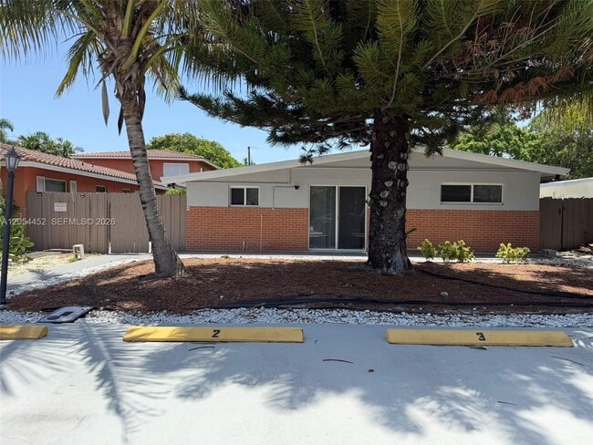 Building Photo - 226 NE 25th Ave Unit 2