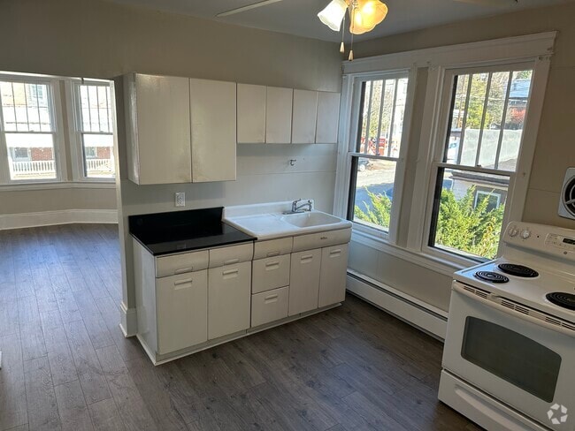 Building Photo - 106 Saint John St Unit 2 Rental