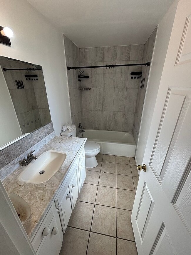 Photo - 4504 N Garden Ave