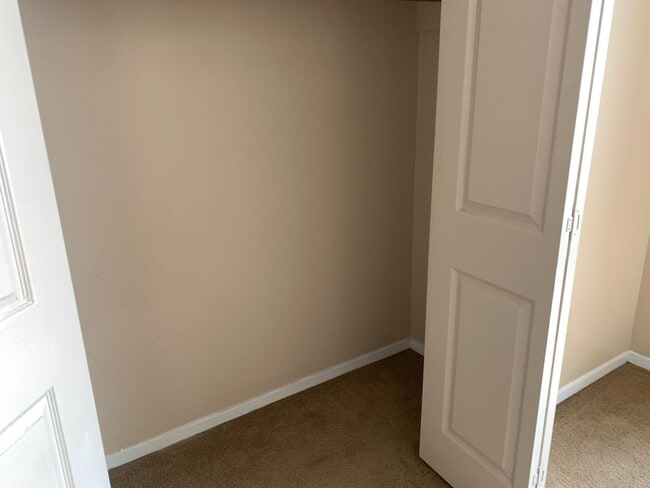 2 bedroom 2 bath town home in a gated comm... - 2 bedroom 2 bath town home in a gated comm...