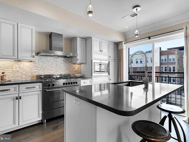 Photo - 1816 19th St NW Unit 1816 19th Street NW 5