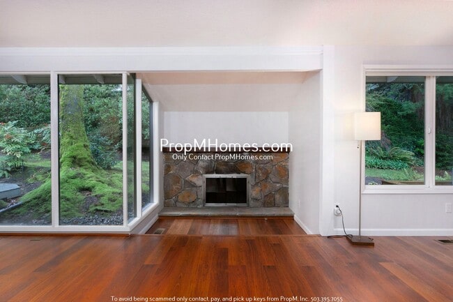 Photo - Updated Three Bedroom Gem in Lake Oswego!