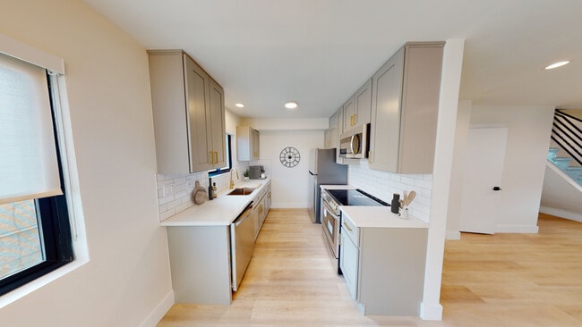 Kitchen - Woodman Apartments