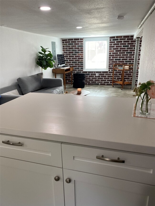 Photo - 2204 Terry St