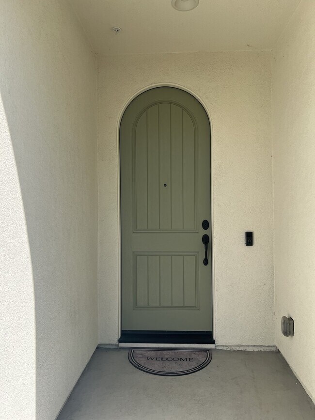 Photo - Gorgeous 3 Bed, 2.5 Bath Condo in Perfect ...