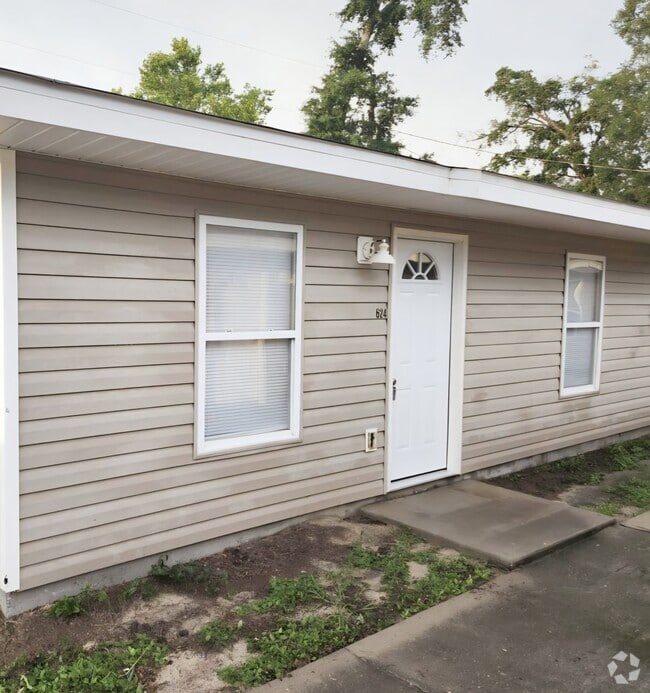 Building Photo - 624 College Ave Rental